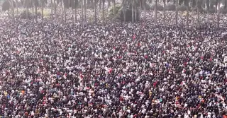 মানিক মিয়াতে জায়গা সংকট; মানুষের কাতার কারওয়ান বাজার ছাড়িয়ে